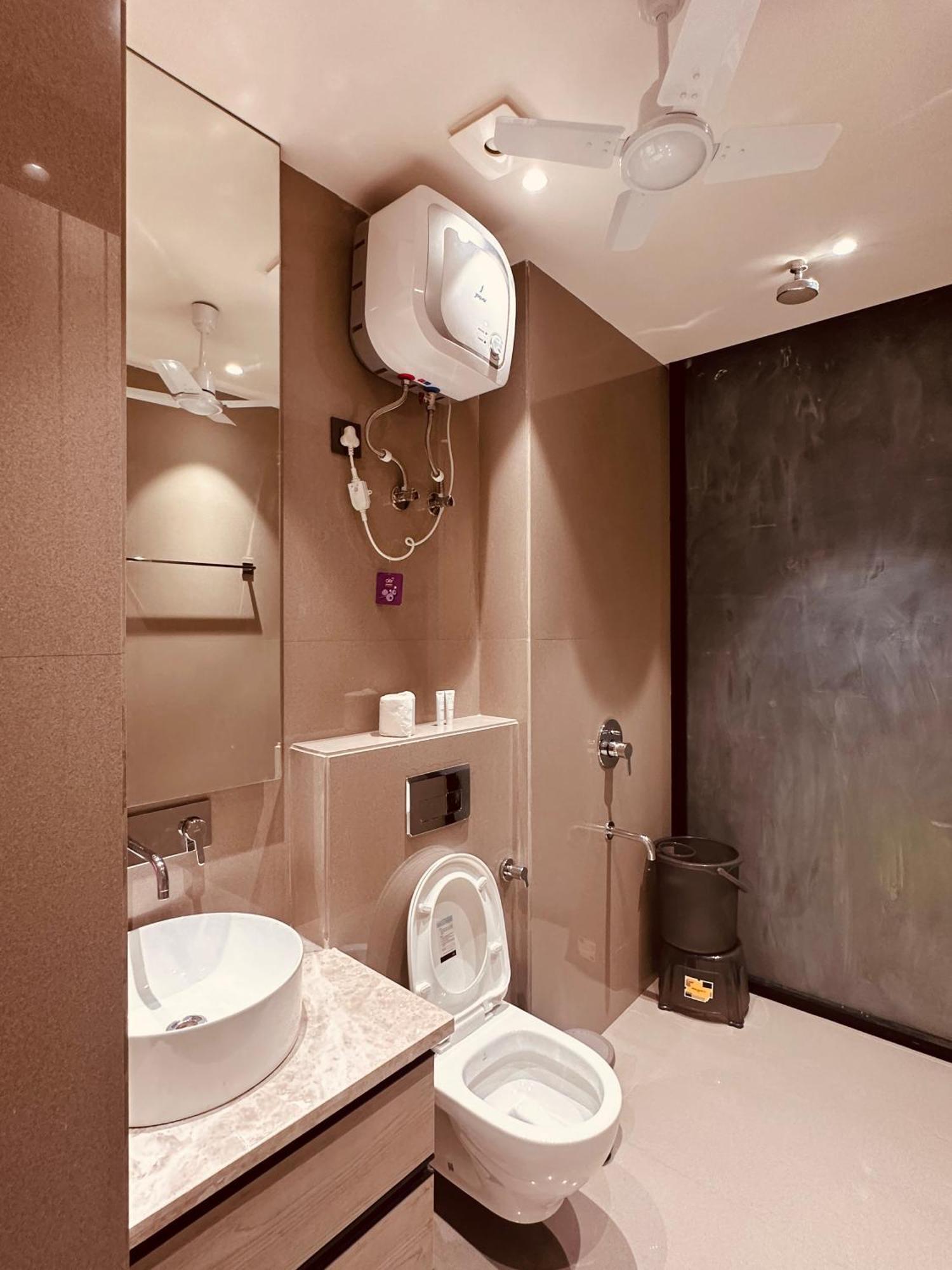 The Lodgers 2 Bhk Serviced Apartment Near Artemis Hospital Sector 57 Gurgaon - Nearest Metro Station Sector 54 Chowk 외부 사진