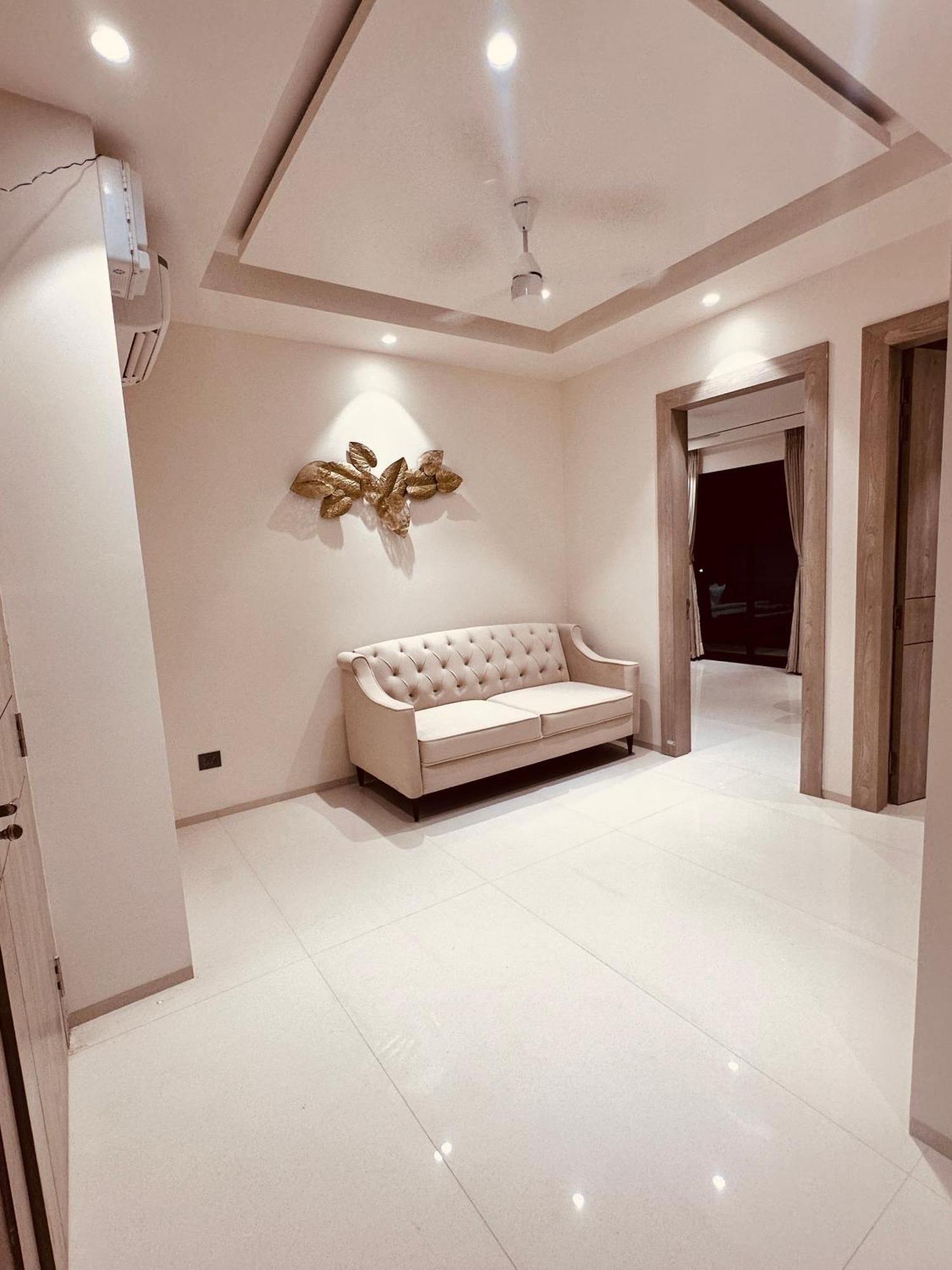 The Lodgers 2 Bhk Serviced Apartment Near Artemis Hospital Sector 57 Gurgaon - Nearest Metro Station Sector 54 Chowk 외부 사진