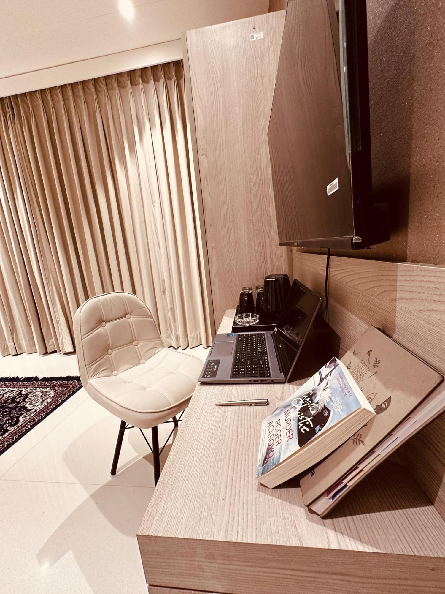 The Lodgers 2 Bhk Serviced Apartment Near Artemis Hospital Sector 57 Gurgaon - Nearest Metro Station Sector 54 Chowk 외부 사진