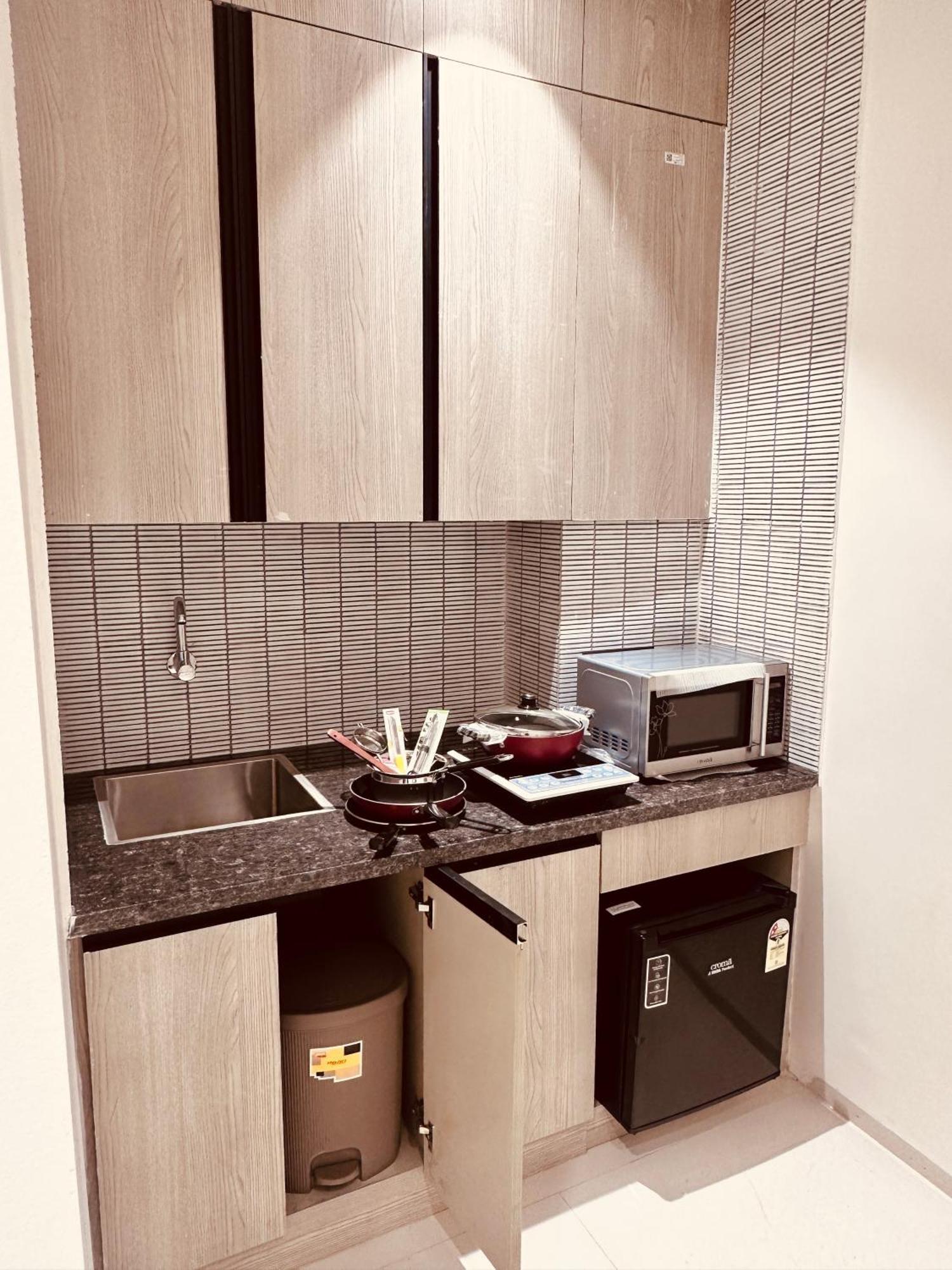 The Lodgers 2 Bhk Serviced Apartment Near Artemis Hospital Sector 57 Gurgaon - Nearest Metro Station Sector 54 Chowk 외부 사진